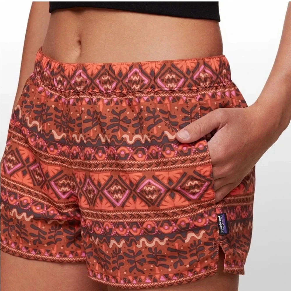 Patagonia Women's Barely Baggies shorts in the Mangrove Tiki pattern - Picture 1 of 10